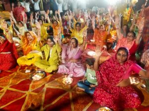 251 दीपक प्रज्जवलन कर संगीतमय दीप-यज्ञ 