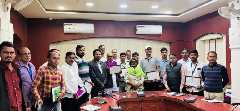SIR: उत्कृष्ट कार्य करने वाले 20 बीएलओ को बीकानेर जिला निर्वाचन अधिकारी ने किया सम्मानित