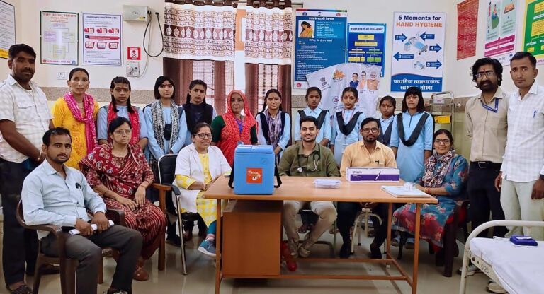 विशेष एचपीवी टीकाकरण अभियान के पहले दिन तीन सौ से अधिक किशोरियां  पहुंची टीकाकरण करवाने