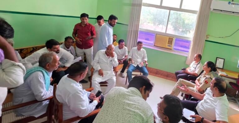 कमला की मौत मामले में कांग्रेस का धरना खत्म, प्रशासन और नेताओं के बीच बनी सहमति