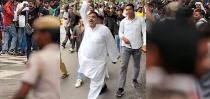 20 जुलाई के प्रोटेस्ट में नारेबाजी करता हाफी अफजल.