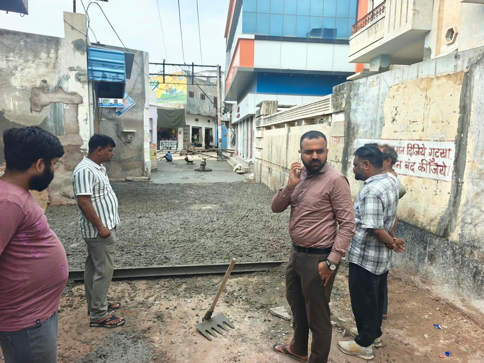 नगर पालिका EO ने किया विकास कार्यों का निरीक्षण