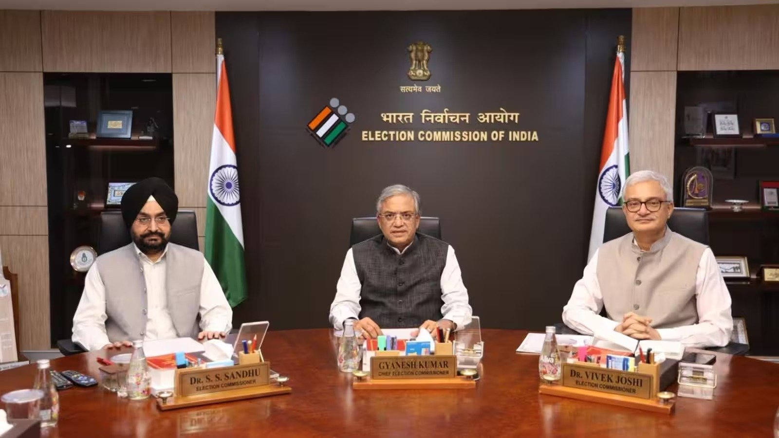 SIR को लेकर ECI की बड़ी बैठक