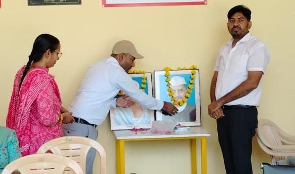 देशनोक पीएम श्री करणी स्कूल में मनाई गांधी व शास्त्री जयंती